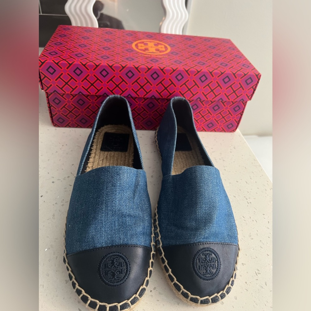 NEVER WORN Tory Burch espadrille